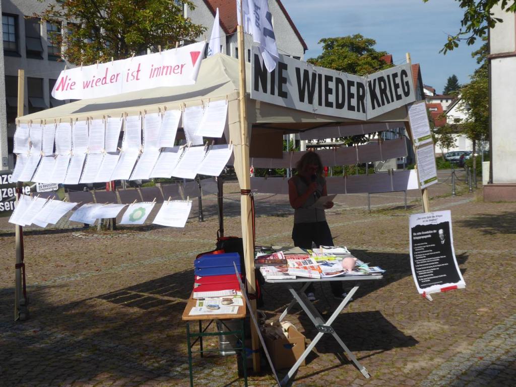 Friedensmahnwache auf dem Marktplatz in Fürth am Sonntag, 1. September 2024 zum Weltfriedenstag und&nbsp;Antikriegstag